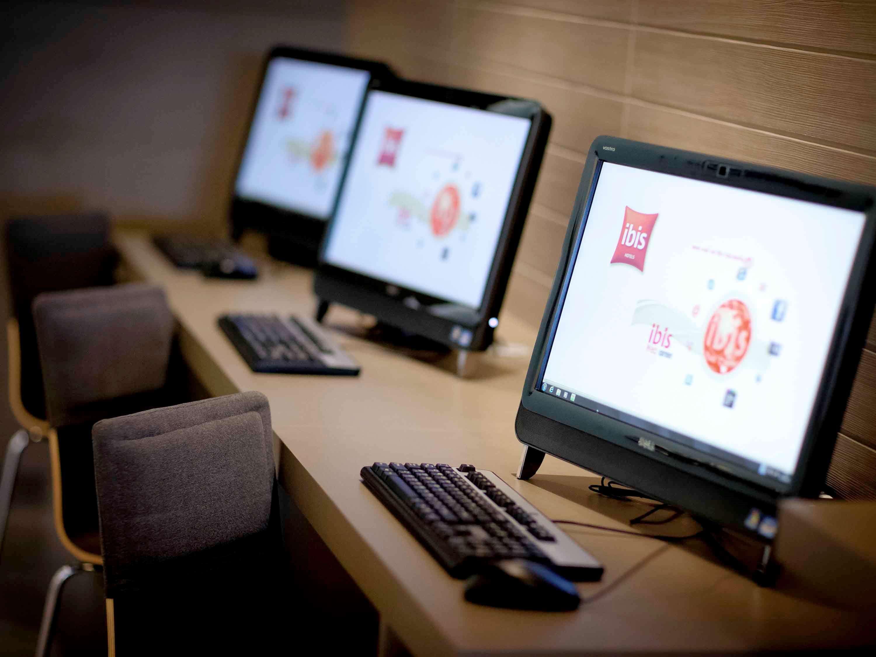 Trung tâm hành chính, văn phòng