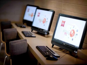 ศูนย์ธุรกิจ