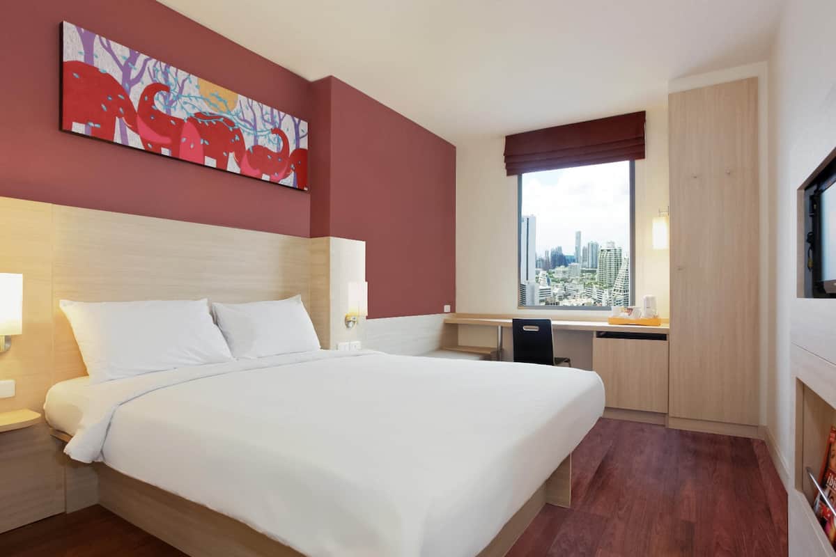 In-room safe, desk, iron/ironing board, free cots/infant beds