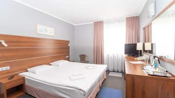 Standard-Doppelzimmer, 1 King-Bett | Schreibtisch, Bügeleisen/Bügelbrett, kostenloses WLAN