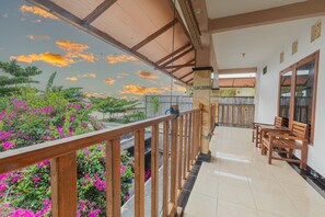 View from room - Transit Inn Senggigi (Senggigi)