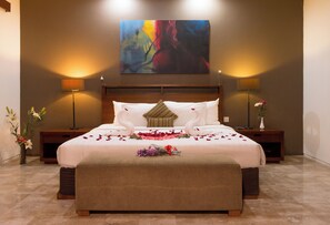 In-room safe, individually decorated, desk, iron/ironing board - The Kawan Jimbaran (Ungasan)