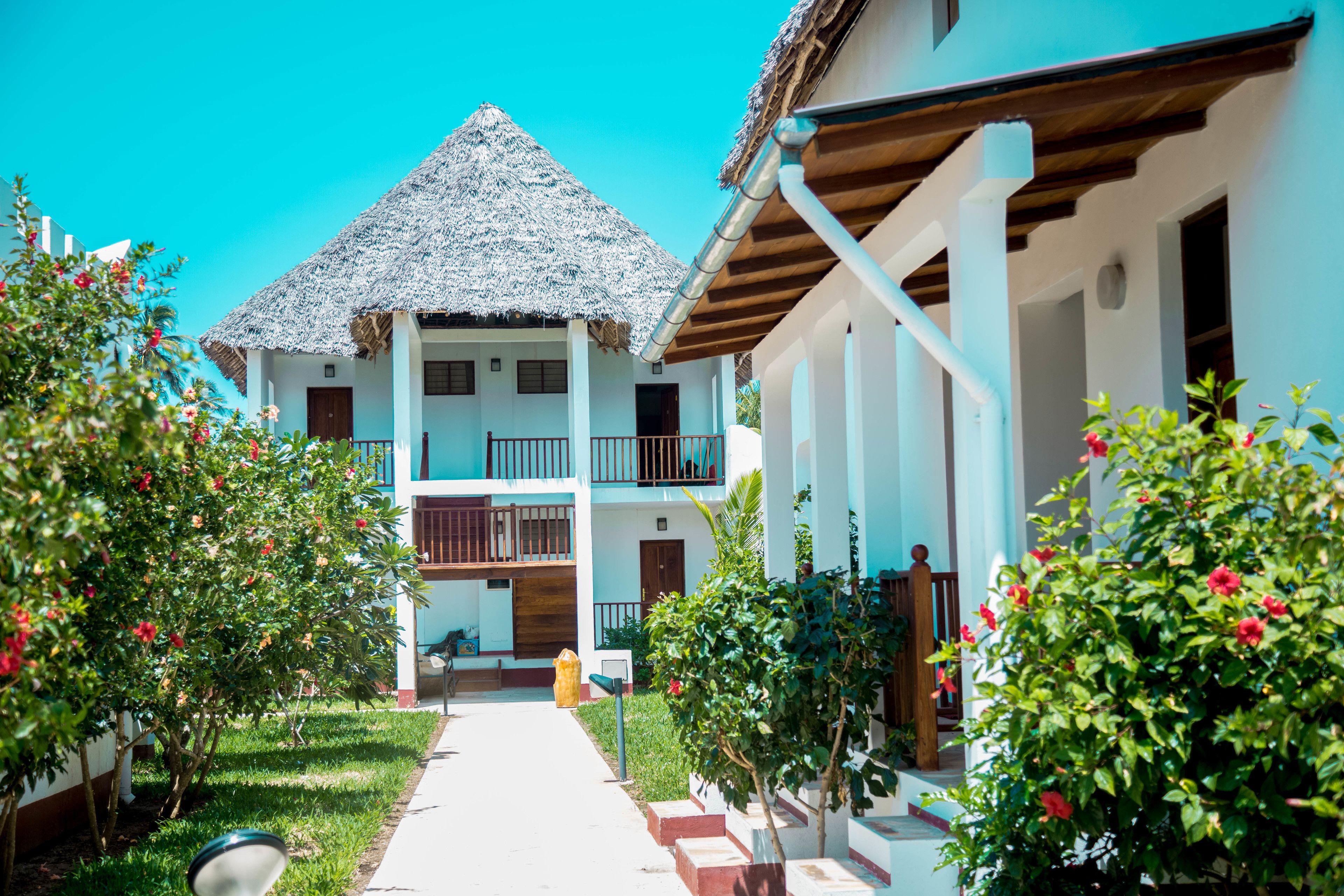 standard triple room, garden view | garden view