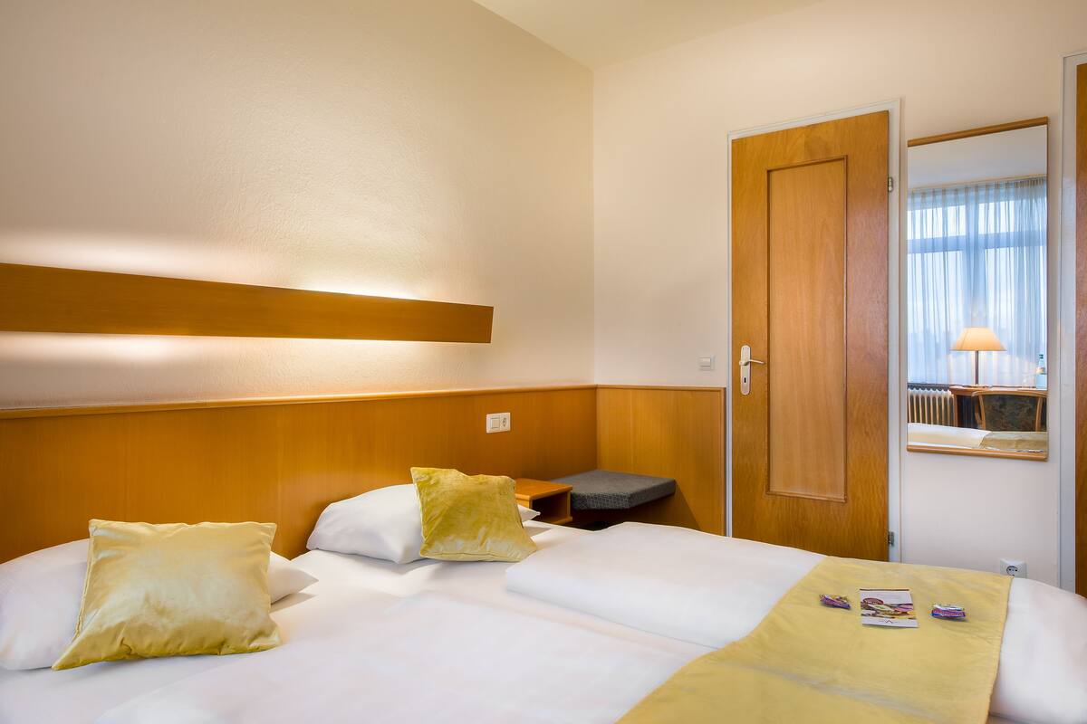 In-room safe, desk, WiFi (free), bed sheets