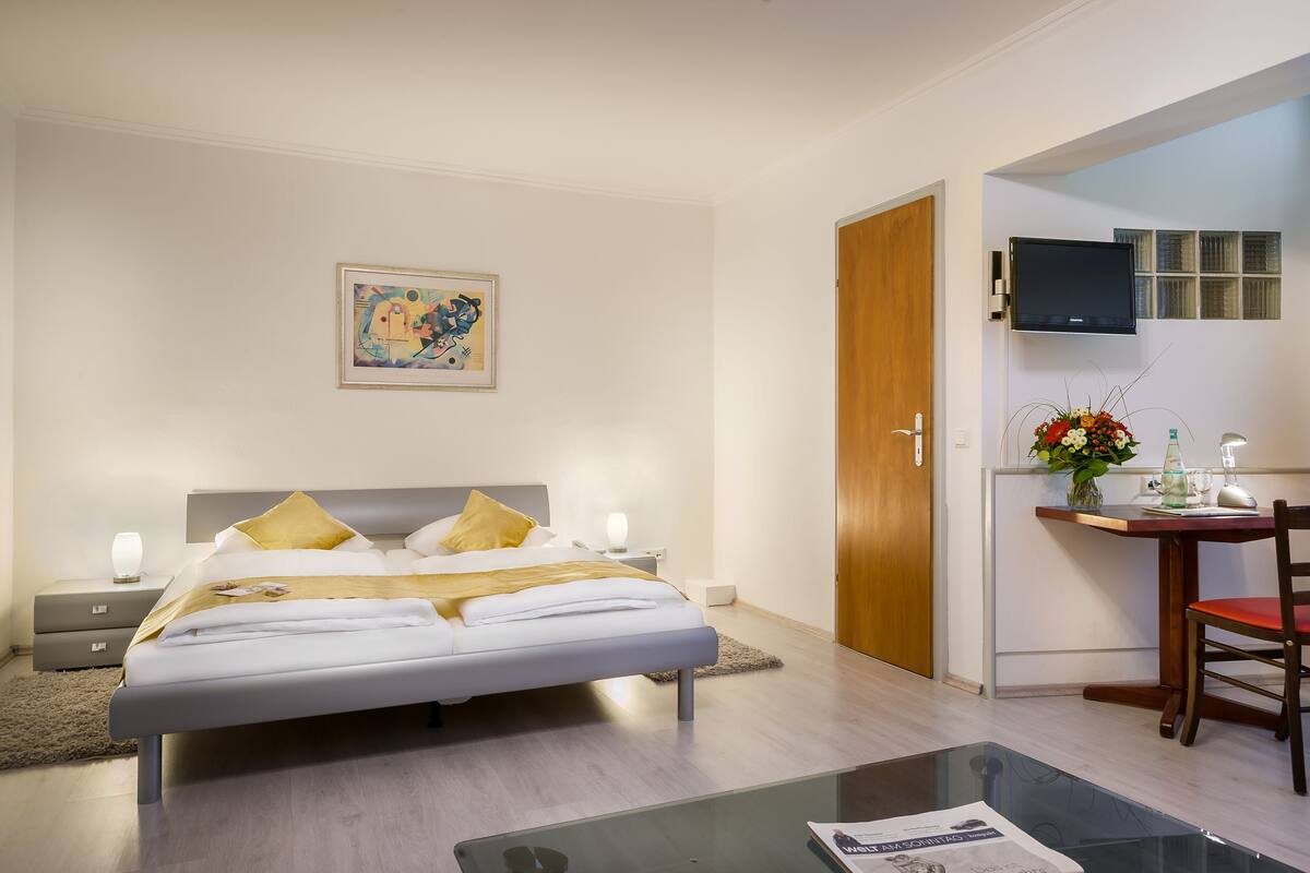 In-room safe, desk, WiFi (free), bed sheets