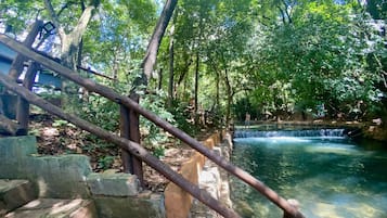 2 piscinas al aire libre, sillones reclinables de piscina