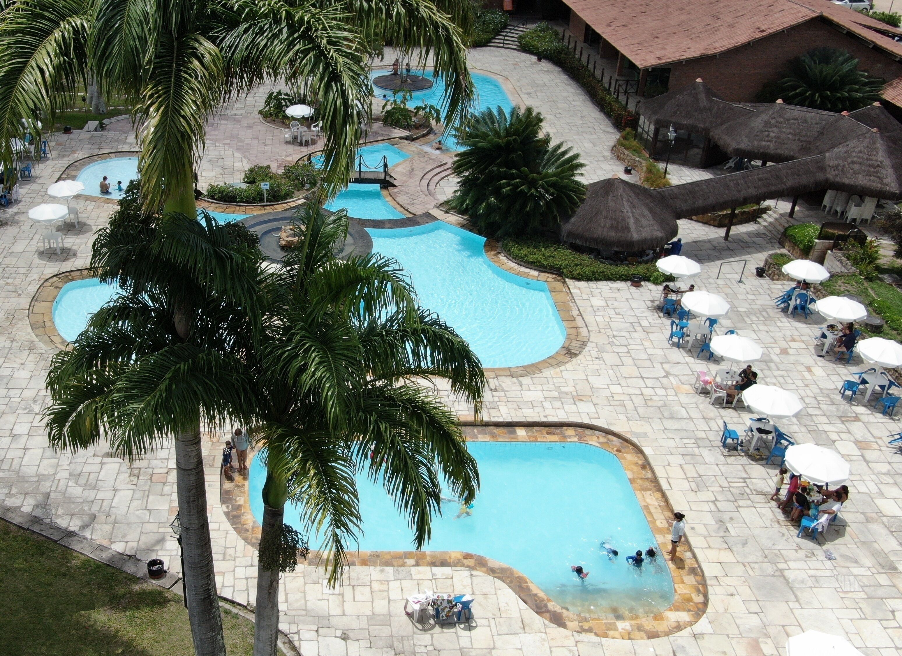 7 outdoor pools, free pool cabanas, pool umbrellas