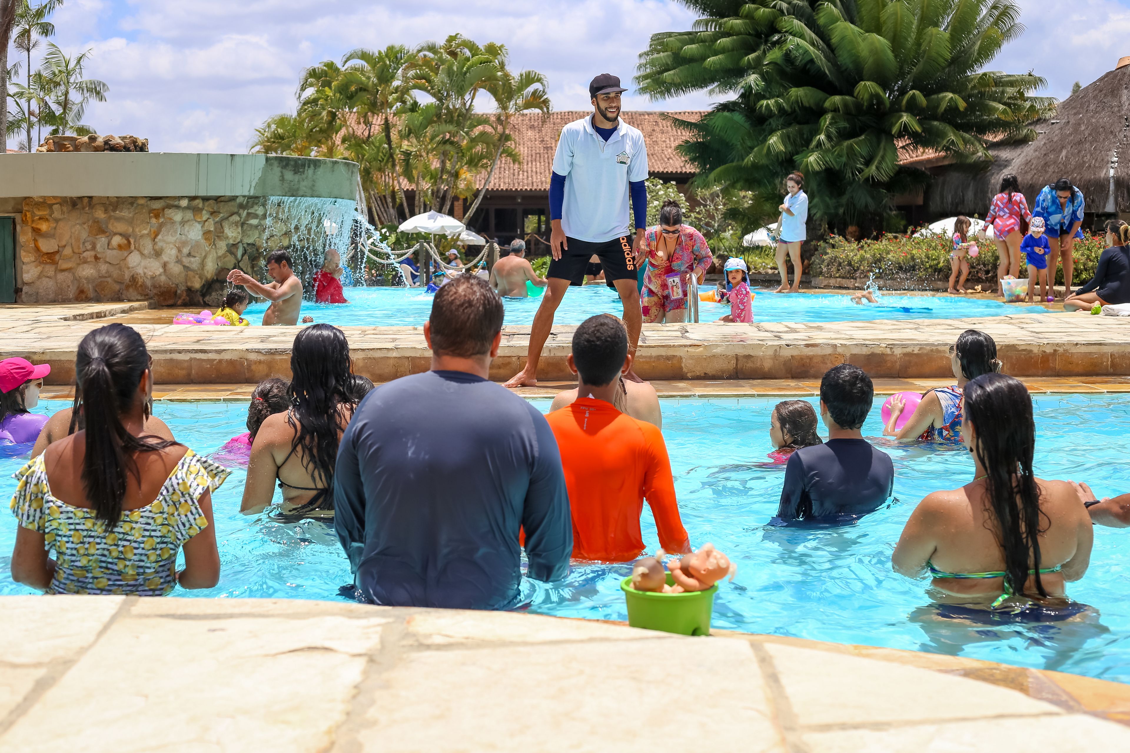 7 outdoor pools, free pool cabanas, pool umbrellas