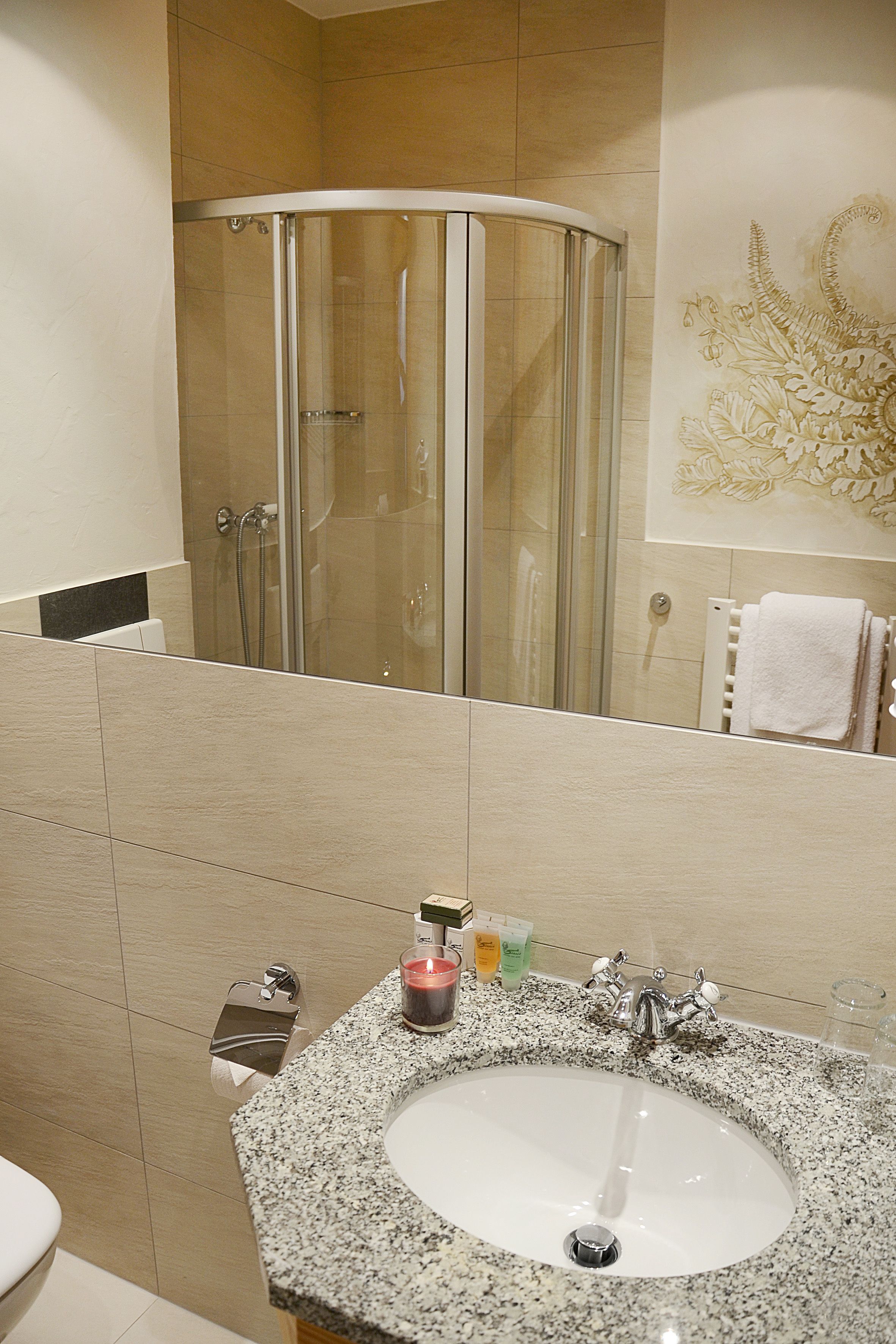 standard double or twin room | bathroom sink