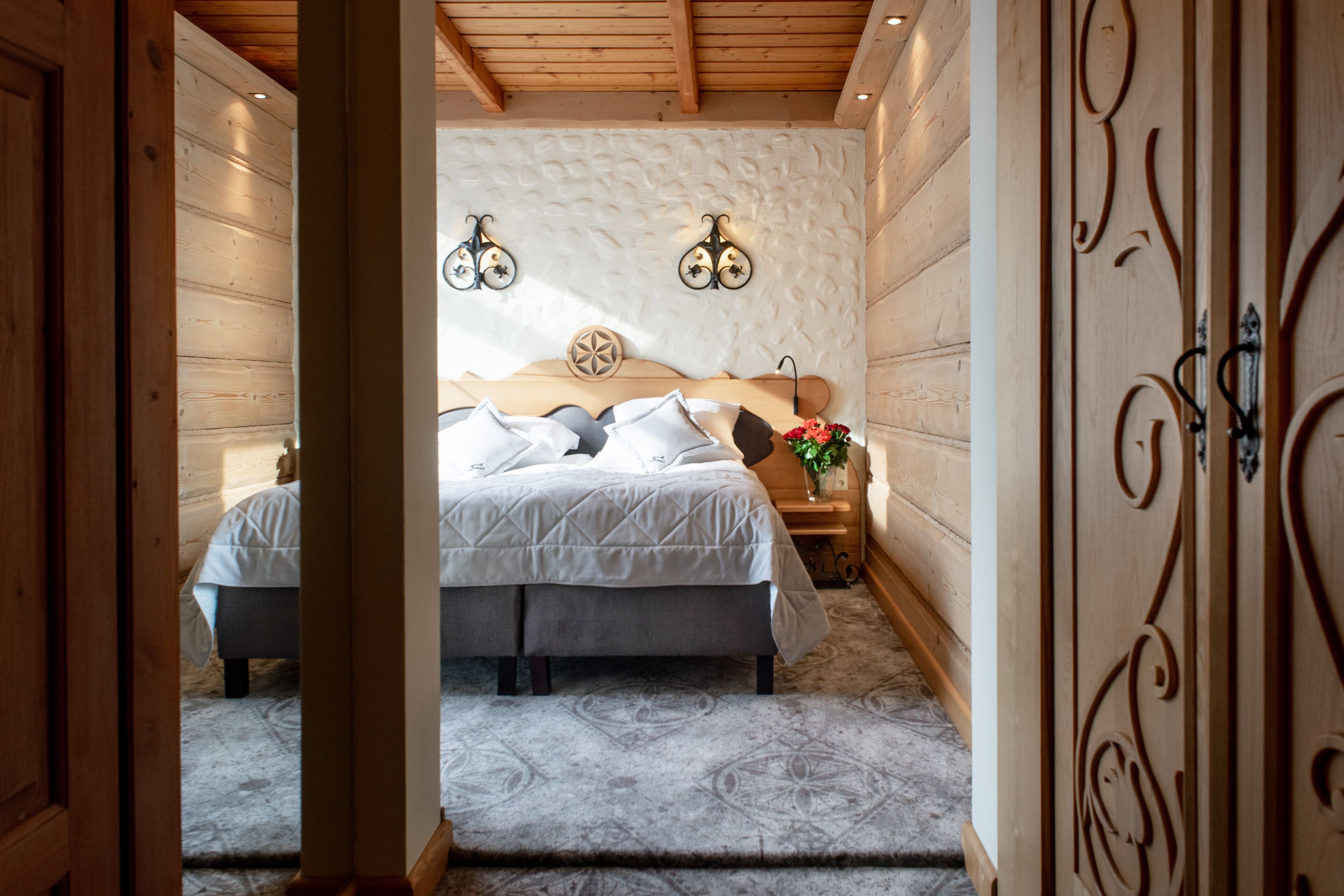 Hypo-allergenic bedding, desk, iron/ironing board, free WiFi