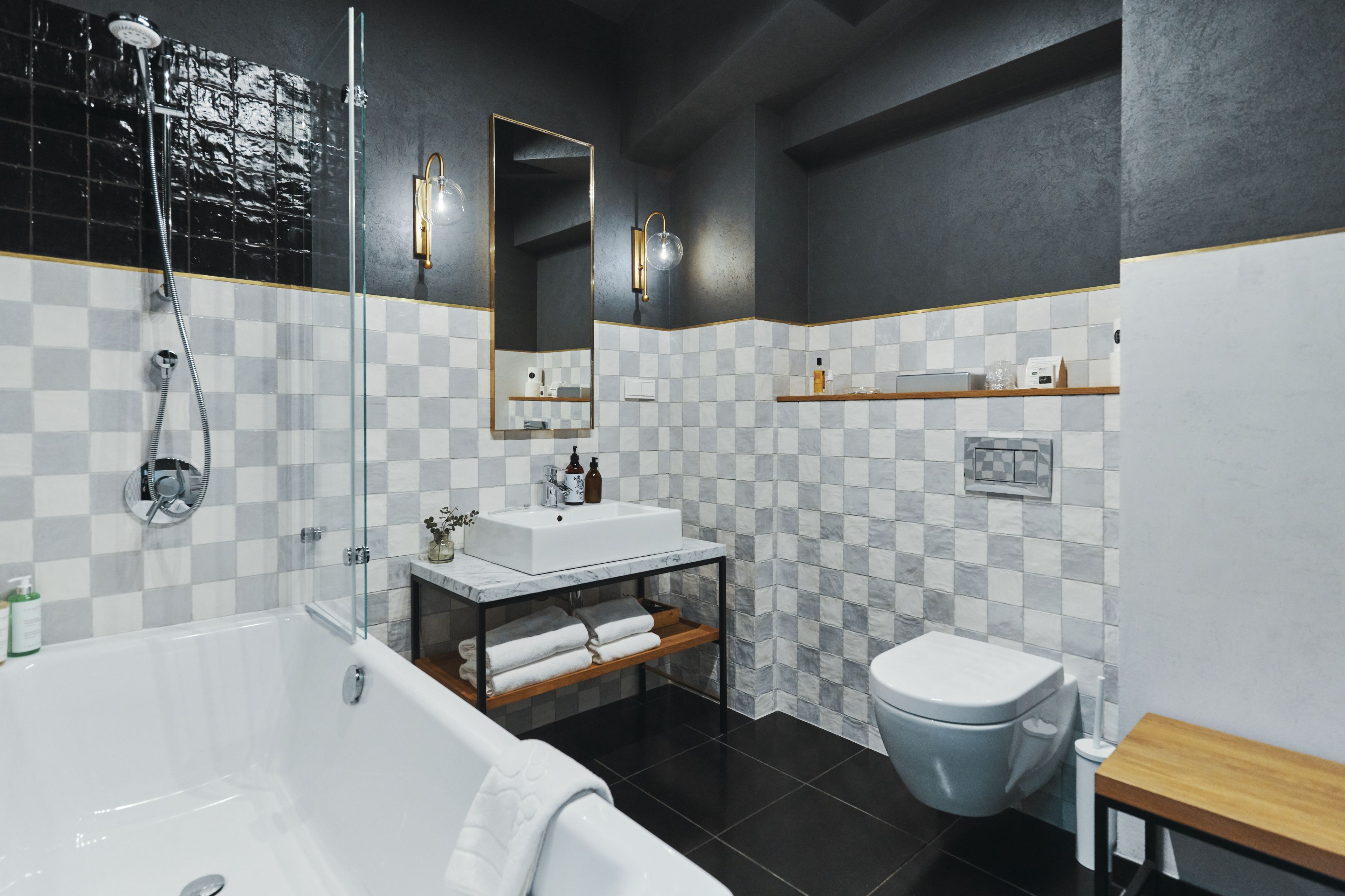 superior room | bathroom | free toiletries, hair dryer, towels