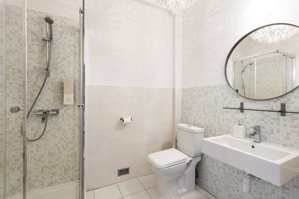 superior room | bathroom shower