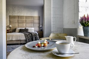 Superior Room | Individually decorated, individually furnished, desk, iron/ironing board - Arthotel Stalowa 52 (Warsaw)