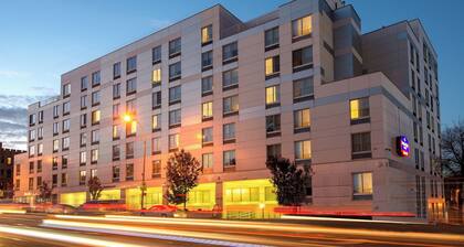 SpringHill Suites by Marriott New York LaGuardia Airport