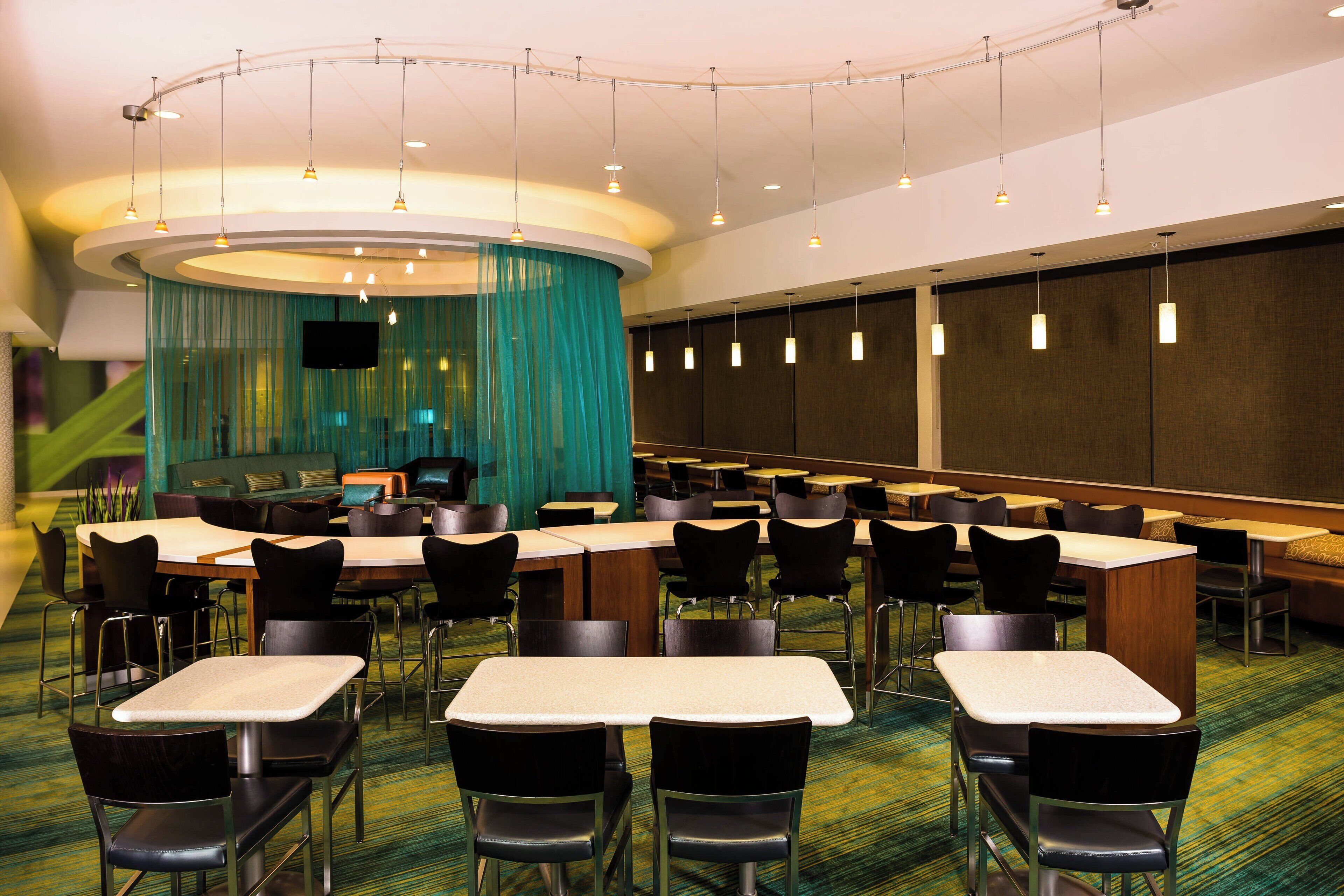 free buffet breakfast