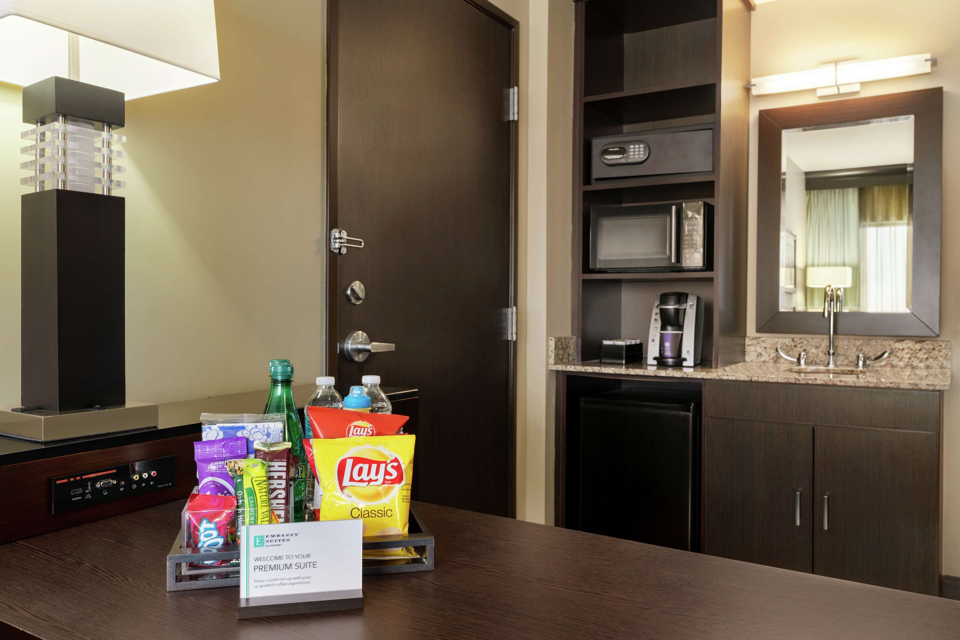 fridge, microwave, coffee/tea maker