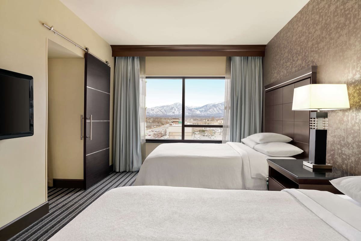 Premium bedding, in-room safe, desk, blackout curtains