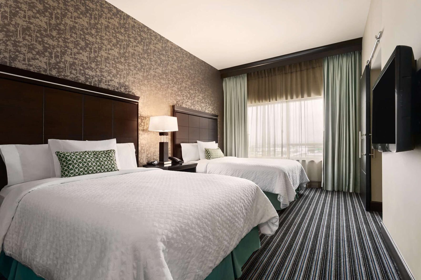 Premium bedding, in-room safe, desk, blackout curtains