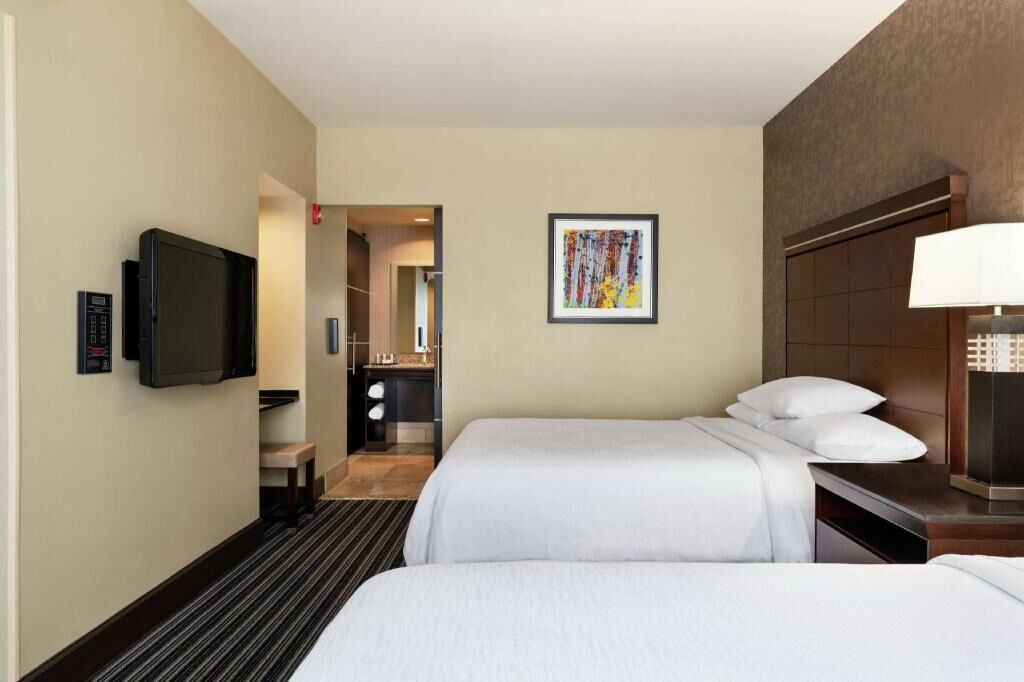 Premium bedding, in-room safe, desk, blackout curtains