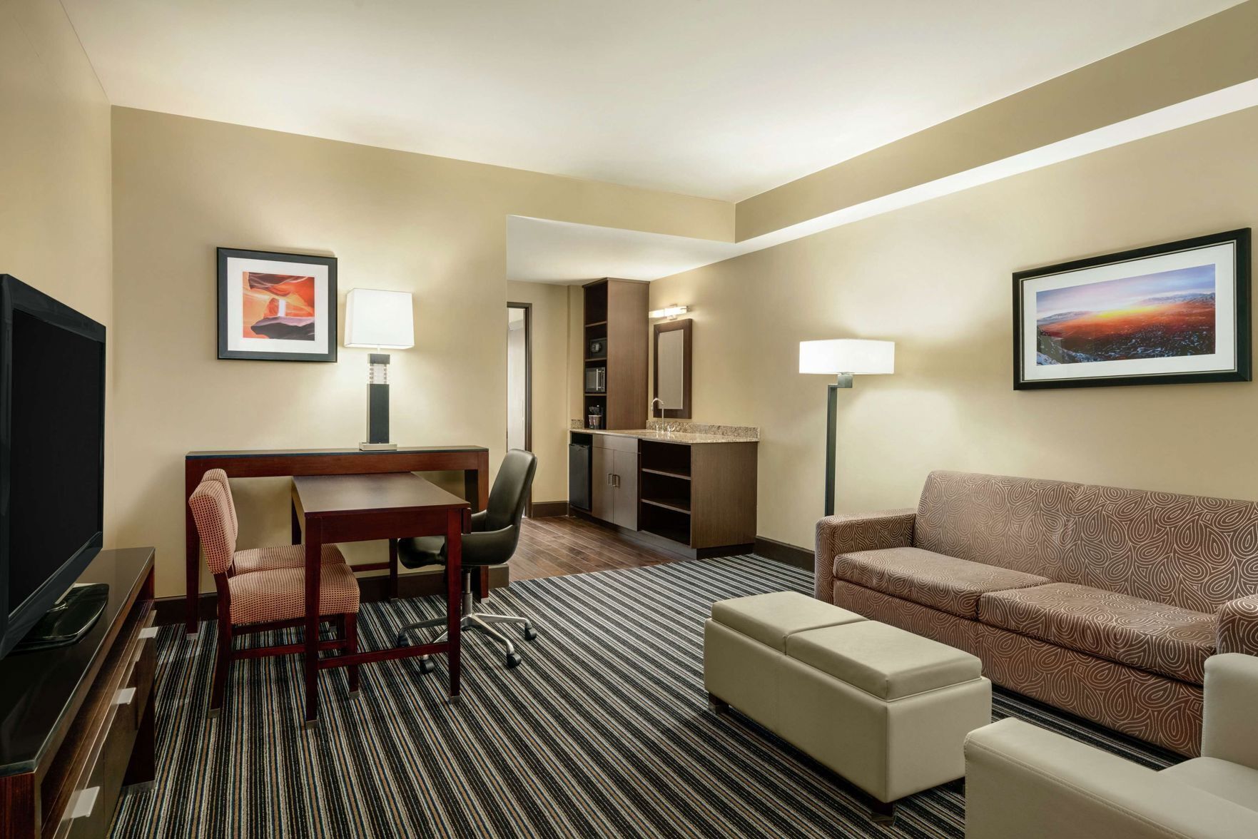 Living area | 42-inch LCD TV with cable channels, TV
