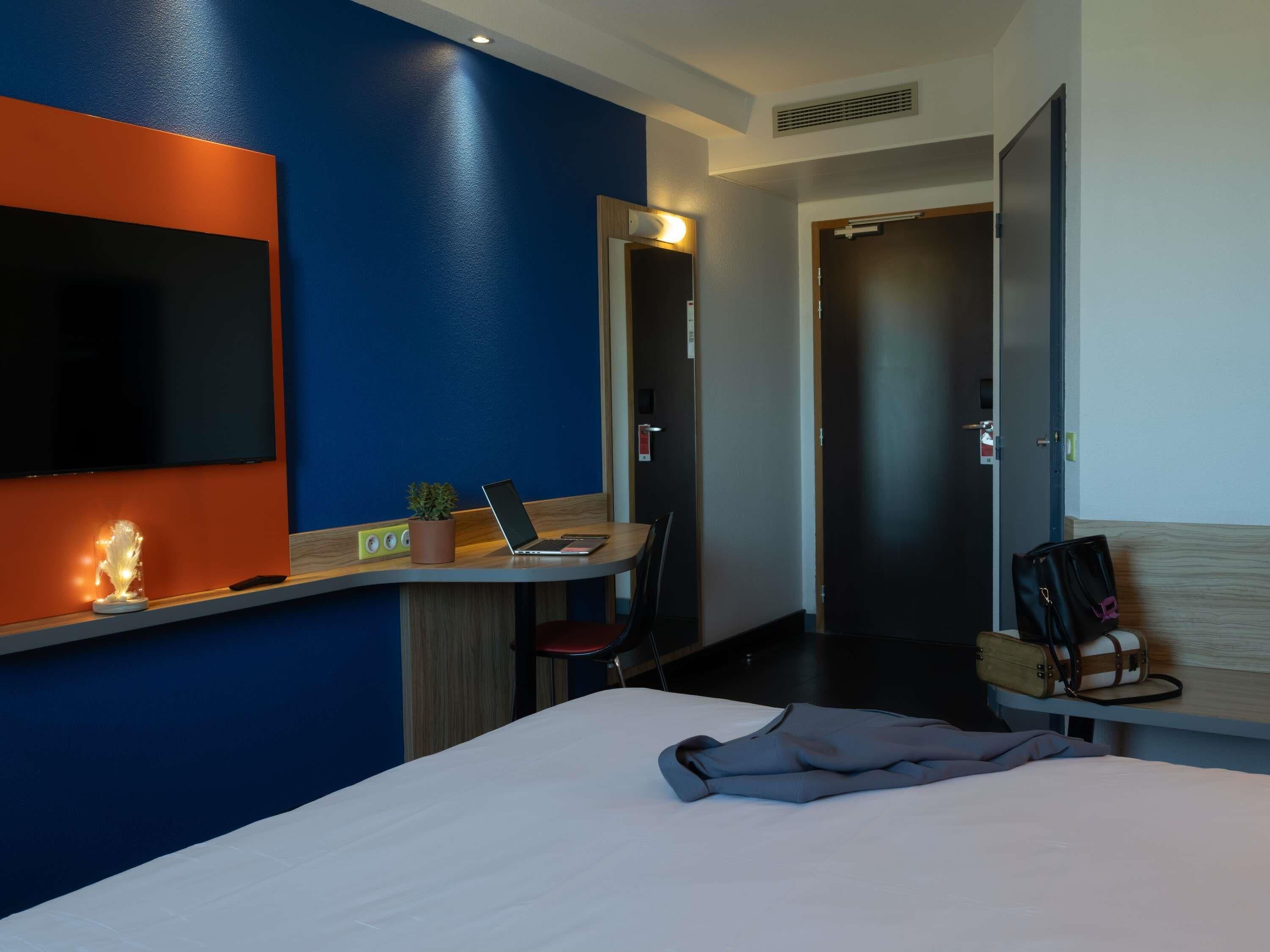 Premium bedding, pillow-top beds, in-room safe, desk