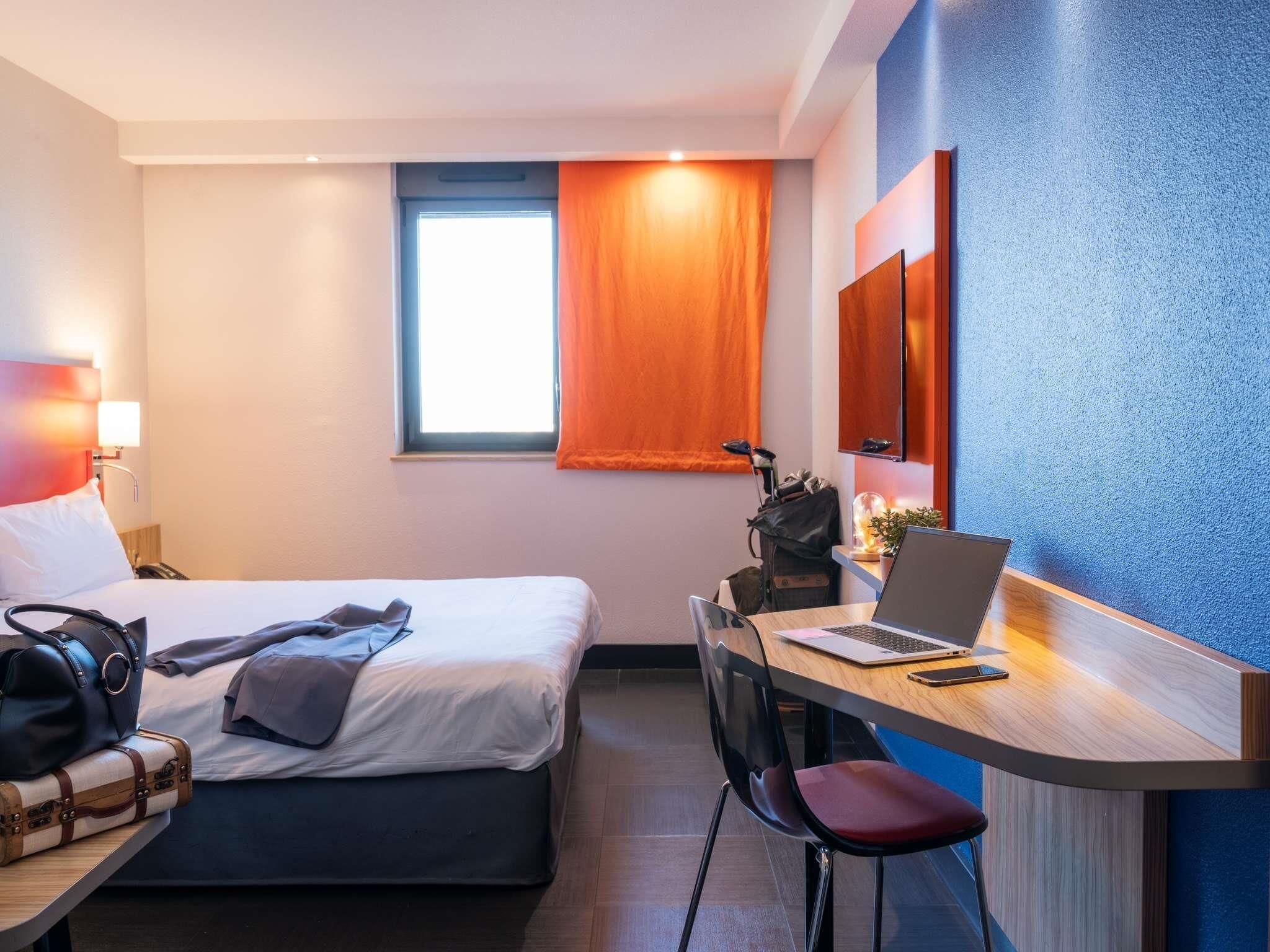 Premium bedding, pillow-top beds, in-room safe, desk