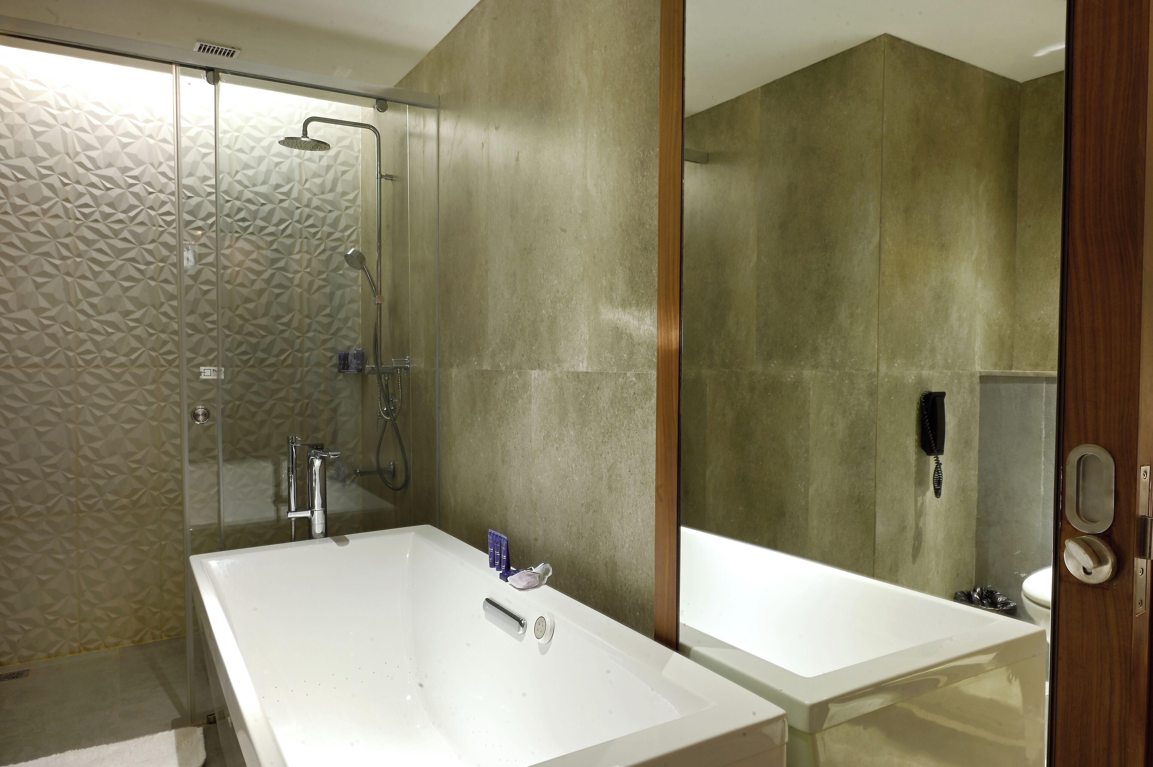 Photo - Vivanta Kolkata EM Bypass