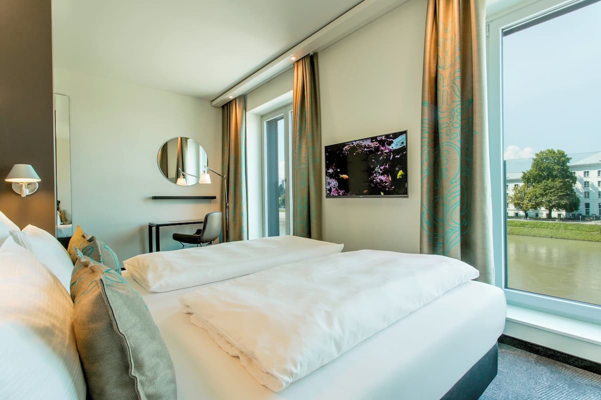 Soundproofing, iron/ironing board, free WiFi, bed sheets