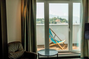 Soundproofing, iron/ironing board, free WiFi, bed sheets - Motel One Salzburg - Mirabell (Salzburg)