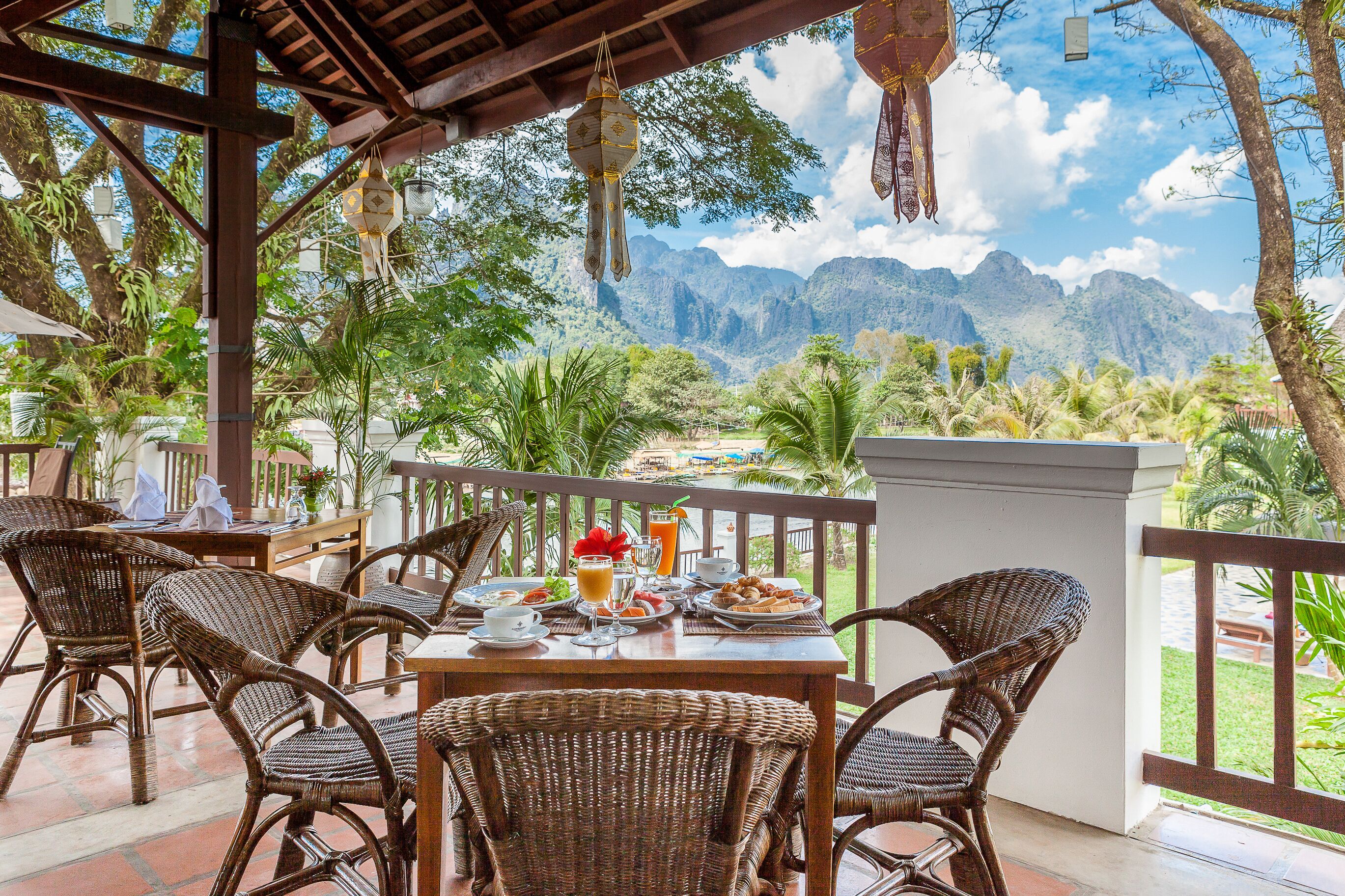 breakfast, lunch, dinner served; international cuisine, garden views