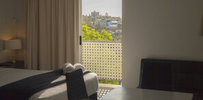 Habitación Deluxe, 1 cama Queen size | Terraza o patio