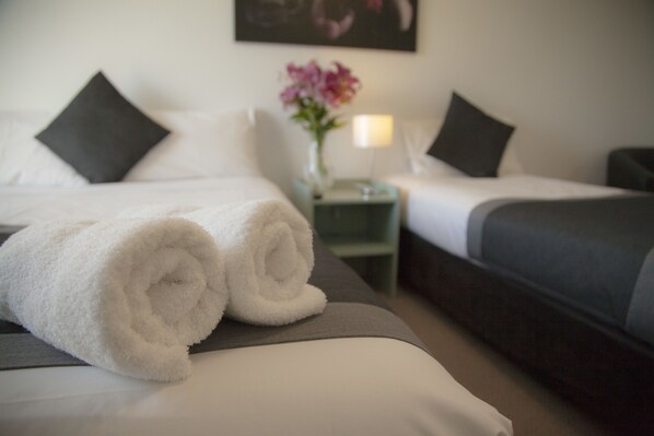 Deluxe Twin Room - Chermside Court Motel (Chermside)