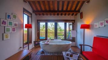 Grand Suite | Bathroom | Separate bathtub and shower, deep-soaking bathtub, designer toiletries