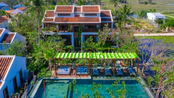 Outdoor pool, pool umbrellas