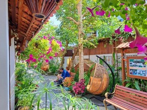 Lobby sitting area - Hoi An Chic Green Retreat  (Da Nang)