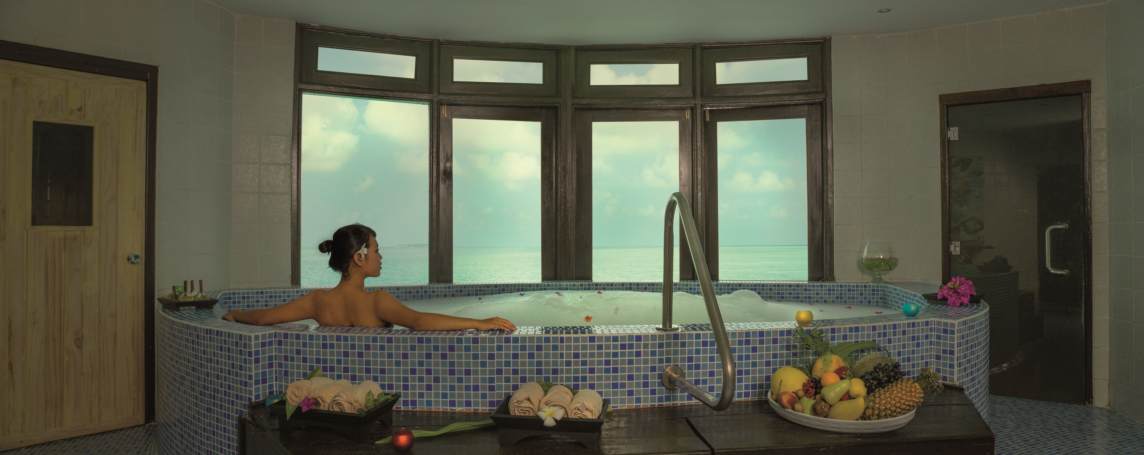 Bilik rawatan pasangan, sauna, tab panas, bilik wap, rawatan badan 