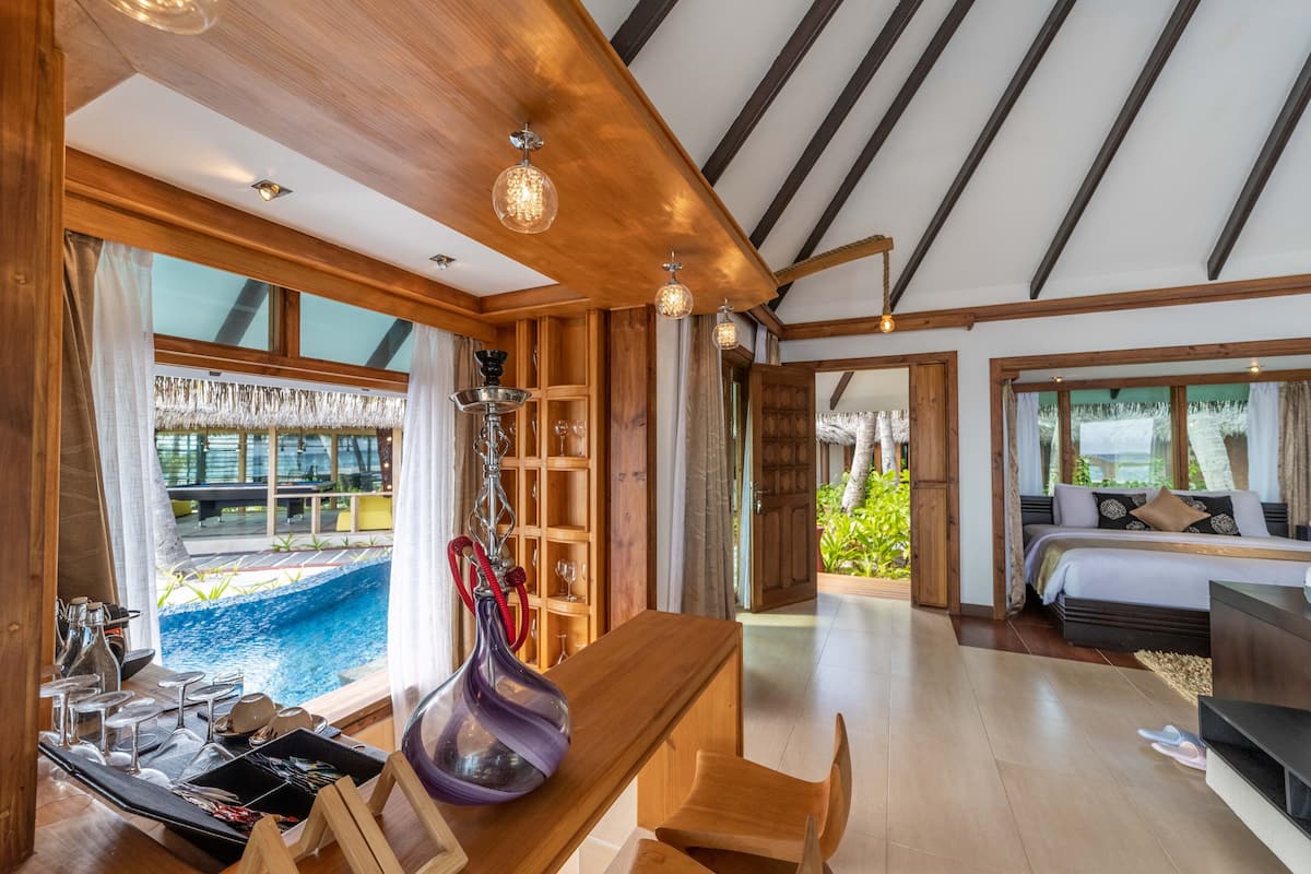 Three Bedroom Royal Suite | Edredones de plumas y minibar (con algunos artículos gratuitos)