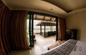Suite | Edredón y artículos del minibar gratis 