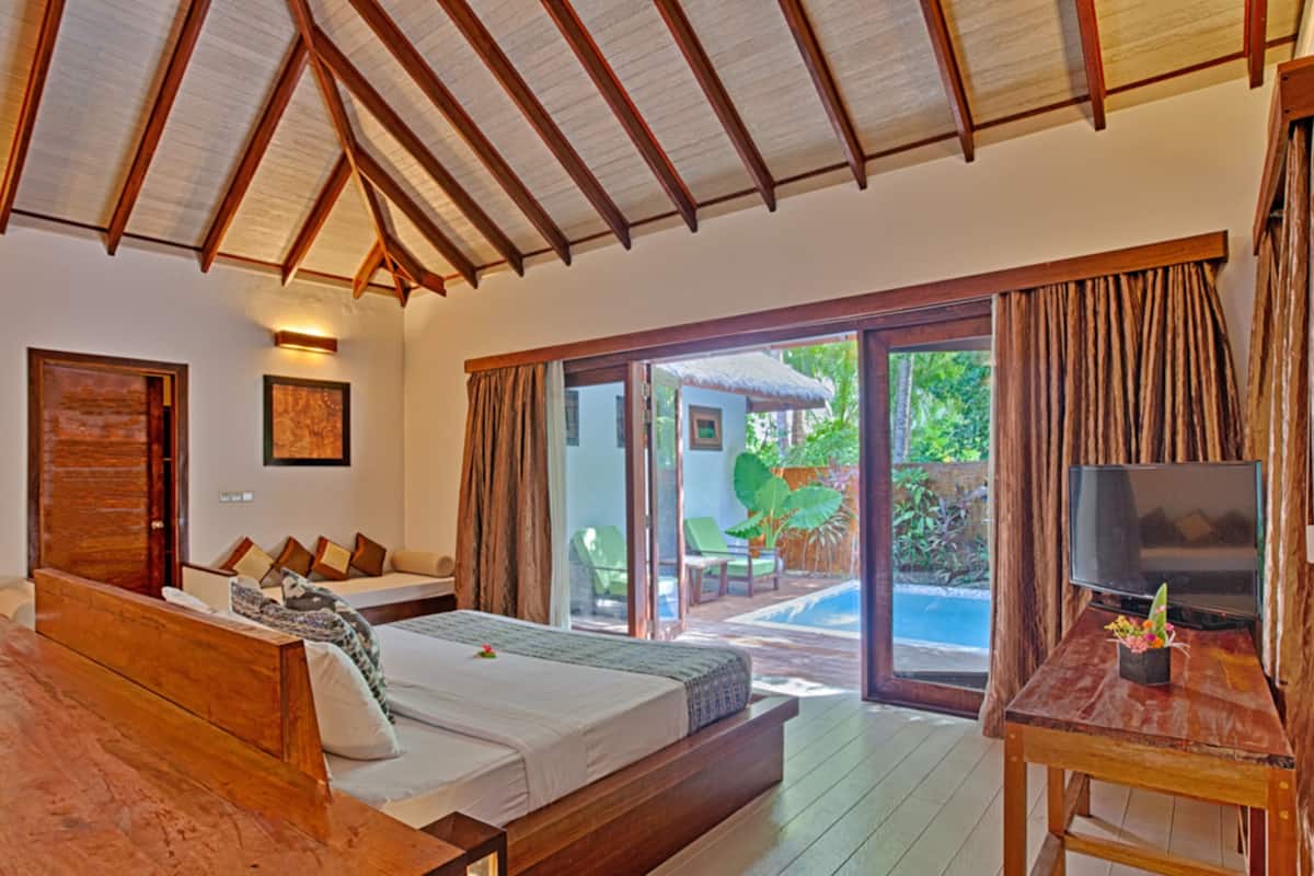 Island Villa With Pool with 15% Off Food & Beverage (excluding in-room dining). | 1 間臥室、羽絨被、免費迷你吧物品、客房內保險箱