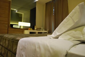 Minibar, in-room safe, desk, blackout drapes - Idea Hotel Plus Savona (Savona)