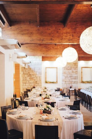 Breakfast, lunch, dinner served; Portuguese cuisine  - Casas Novas Countryside Hotel Spa & Events (Chaves)