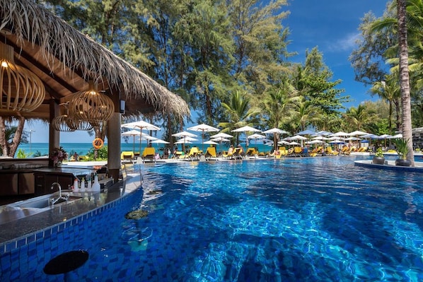 Outdoor pool, sun loungers