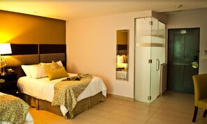 Superior Room, 2 Queen Beds | 1 bedroom, hypo-allergenic bedding, down comforters, pillowtop beds - The Saba Hotel (Panama City)