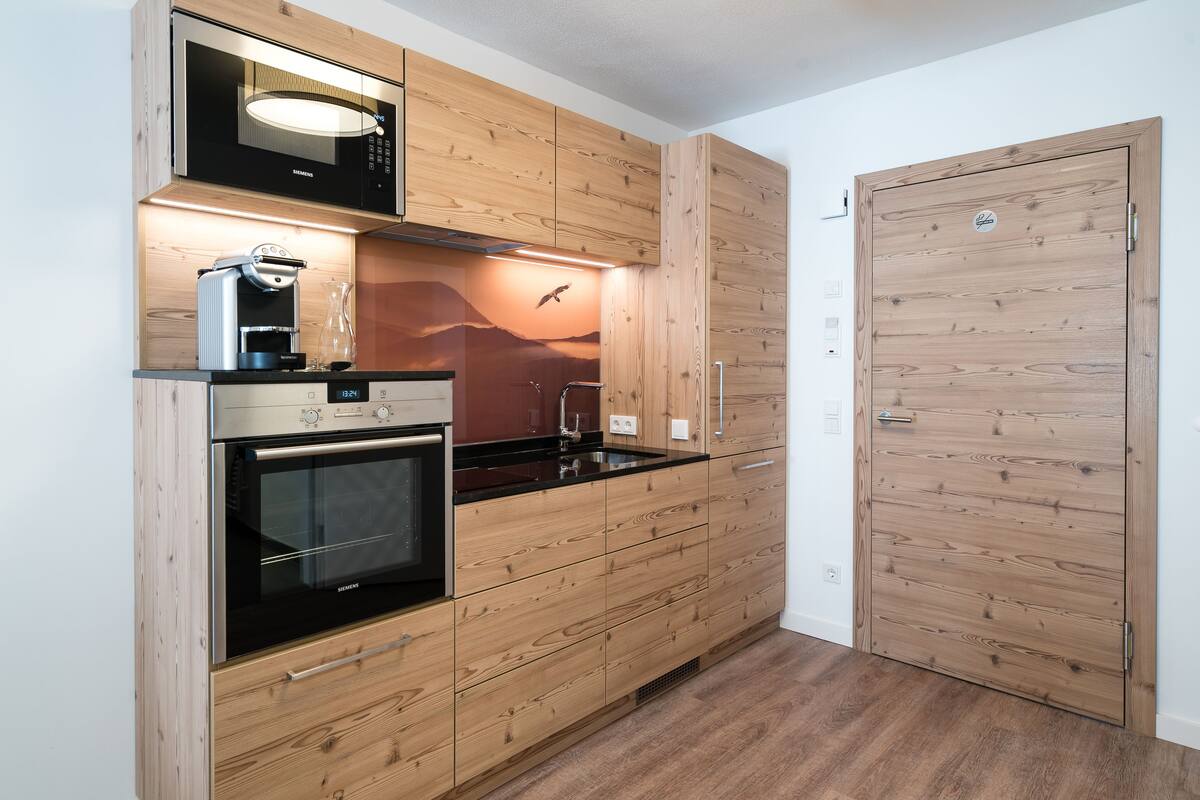 Standard Apartment, 1 Bedroom (incl. Cleaning Fee 140 EUR) | 1 室のベッドルーム、高級寝具、羽毛の掛け布団、ミニバー