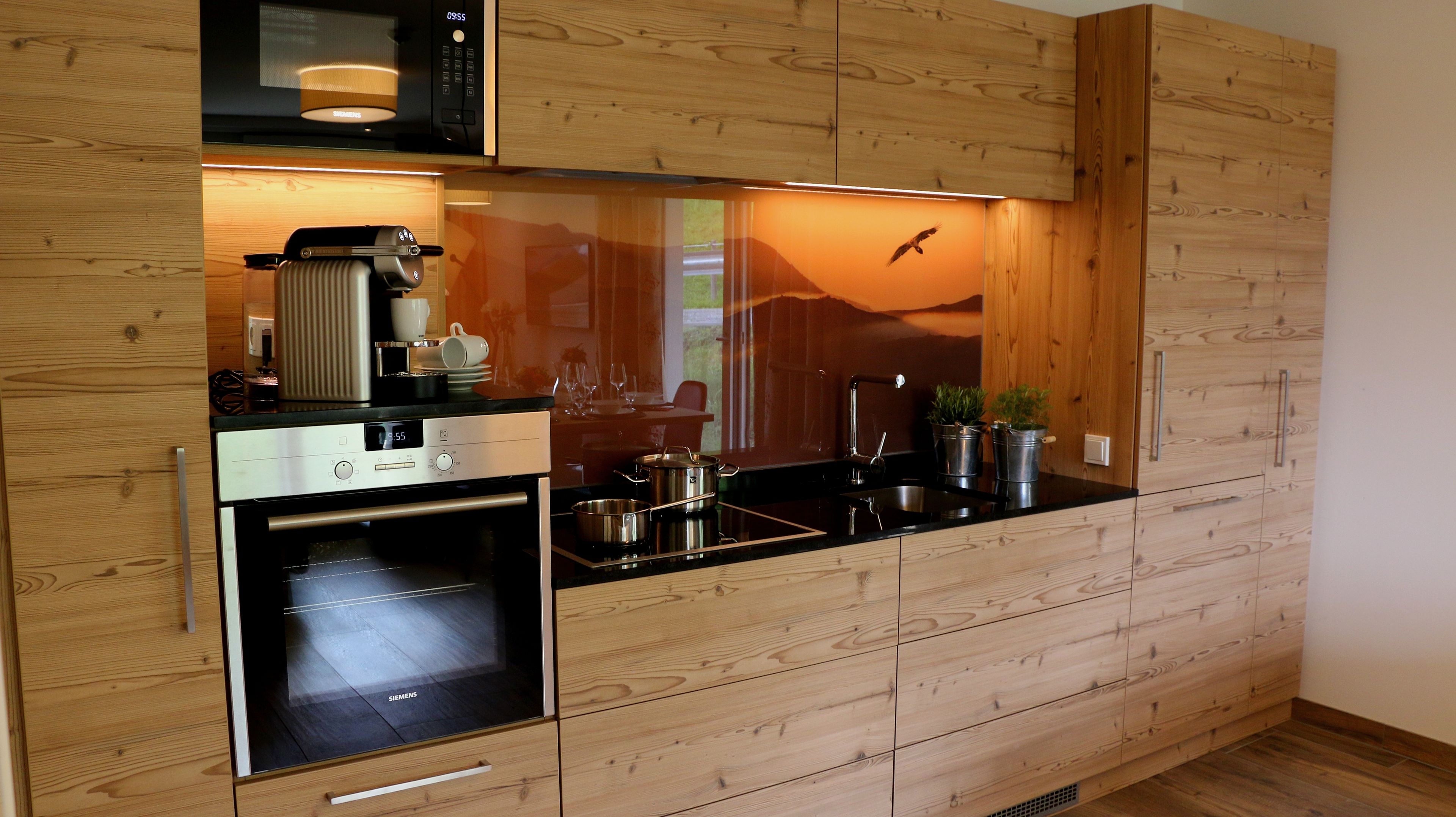 microwave, coffee/tea maker