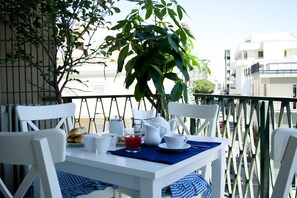 Outdoor dining - Artemide Bed & Breakfast (Lecce)