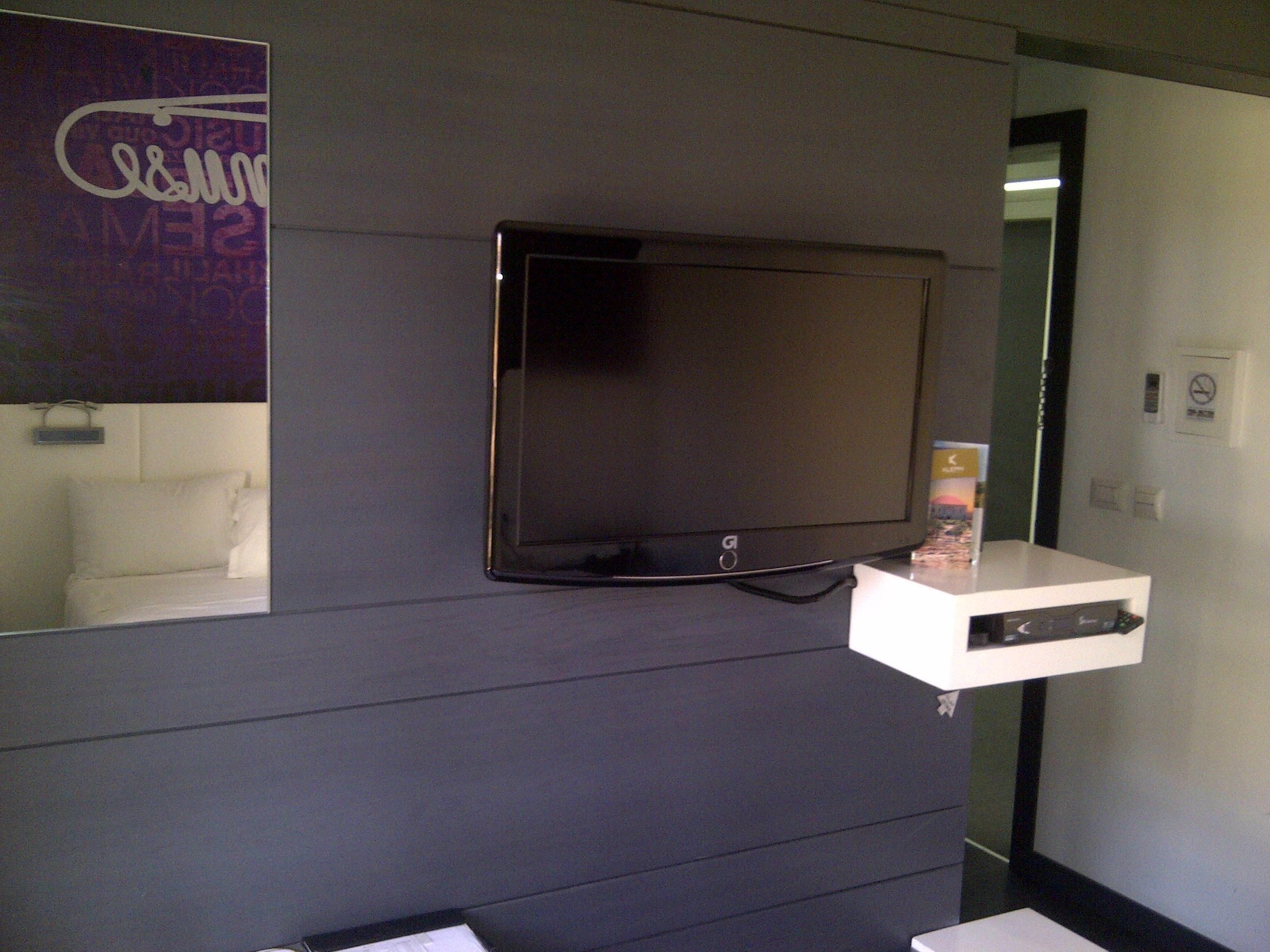 standard single room | room amenity