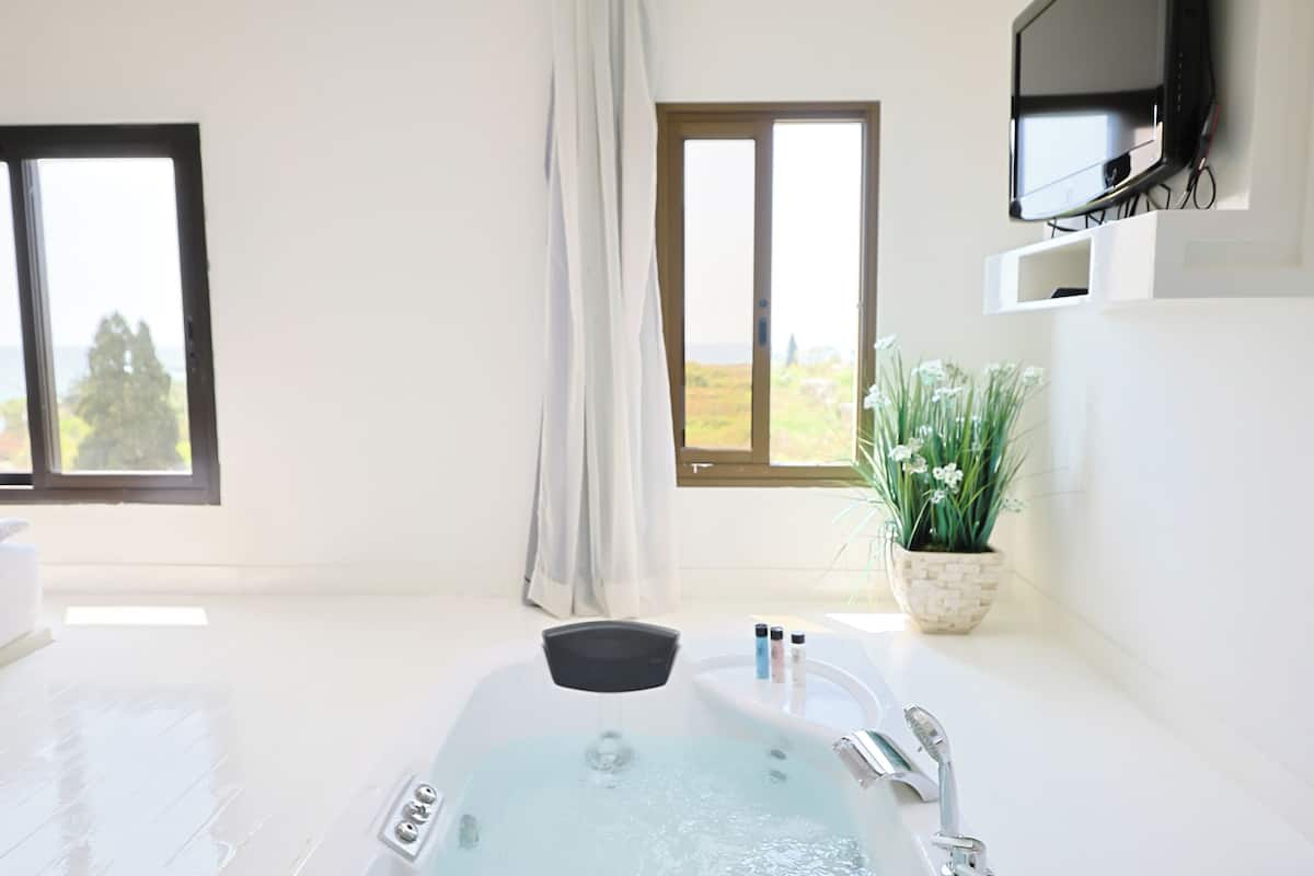 king suite | premium bedding, select comfort beds, minibar, in-room safe