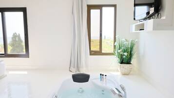 King suite | Sengetøy av topp kvalitet, senger med Select Comfort-madrass og minibar