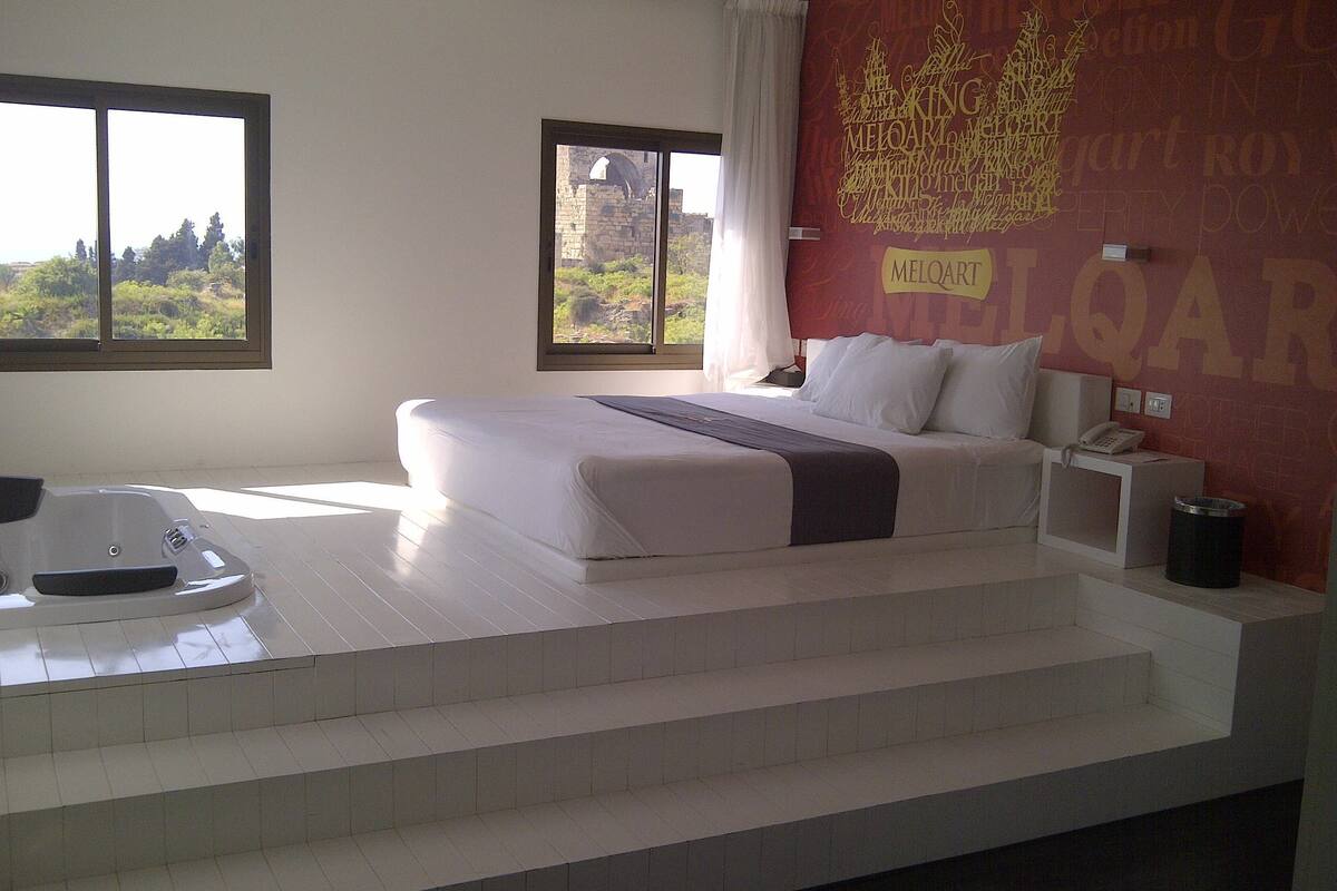 premium bedding, select comfort beds, minibar, in-room safe